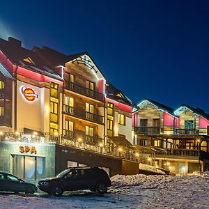 Amarena Spa Hotel - Breakfast Included In The Price Spa Swimming Pool Sauna Hammam Jacuzzi Restaurant Inexpensive And Delicious Food Parking Area Barbecue 400 M To Bukovel Lift 1 Room And Cottages